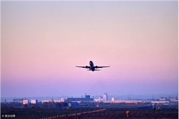 Cathay Pacific palkab 2,000 stjuardessi, 700 pilooti